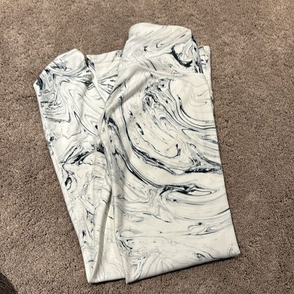 Balance collection leggings! Size medium black and white like new - Picture 7 of 7